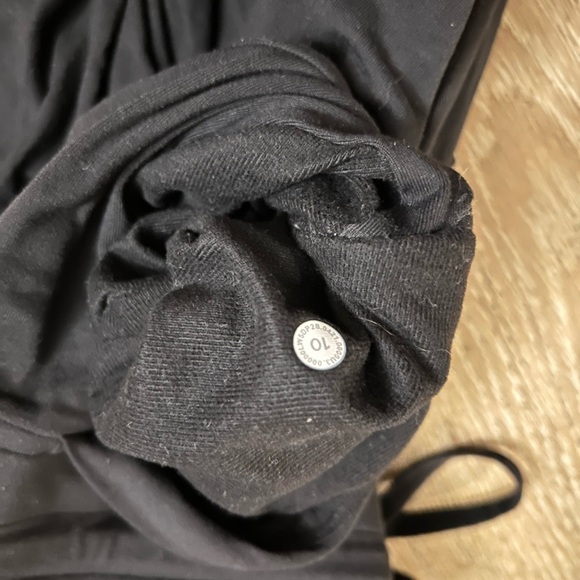 Lululemon athletica ready to rulu joggers in black, size 10 - Picture 6 of 6